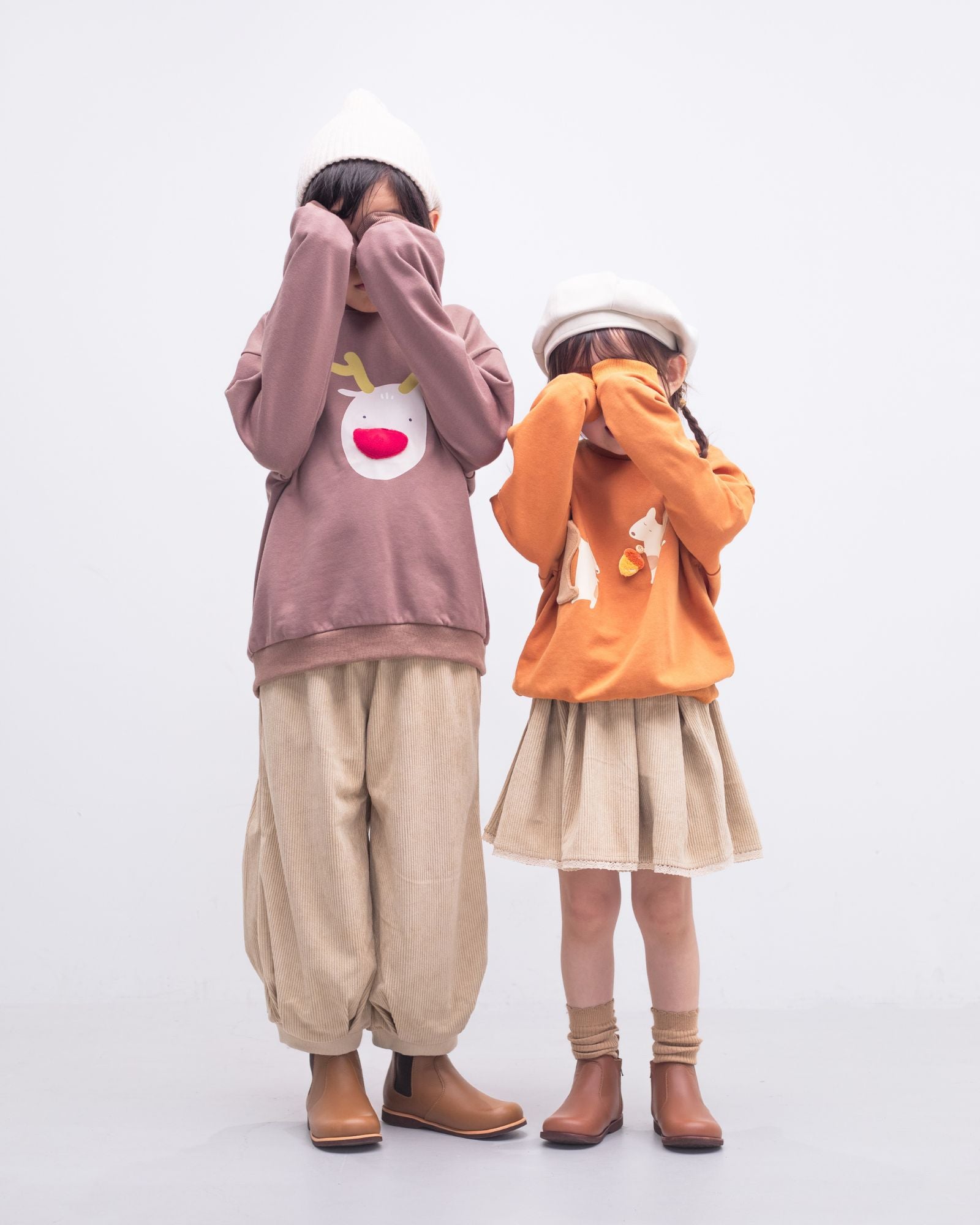 トナカイ オーバーサイズ プルオーバー (子供用 & 大人用)