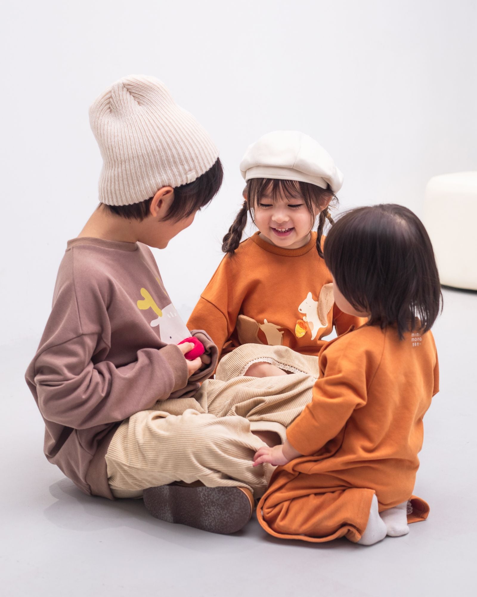トナカイ オーバーサイズ プルオーバー (子供用 & 大人用)