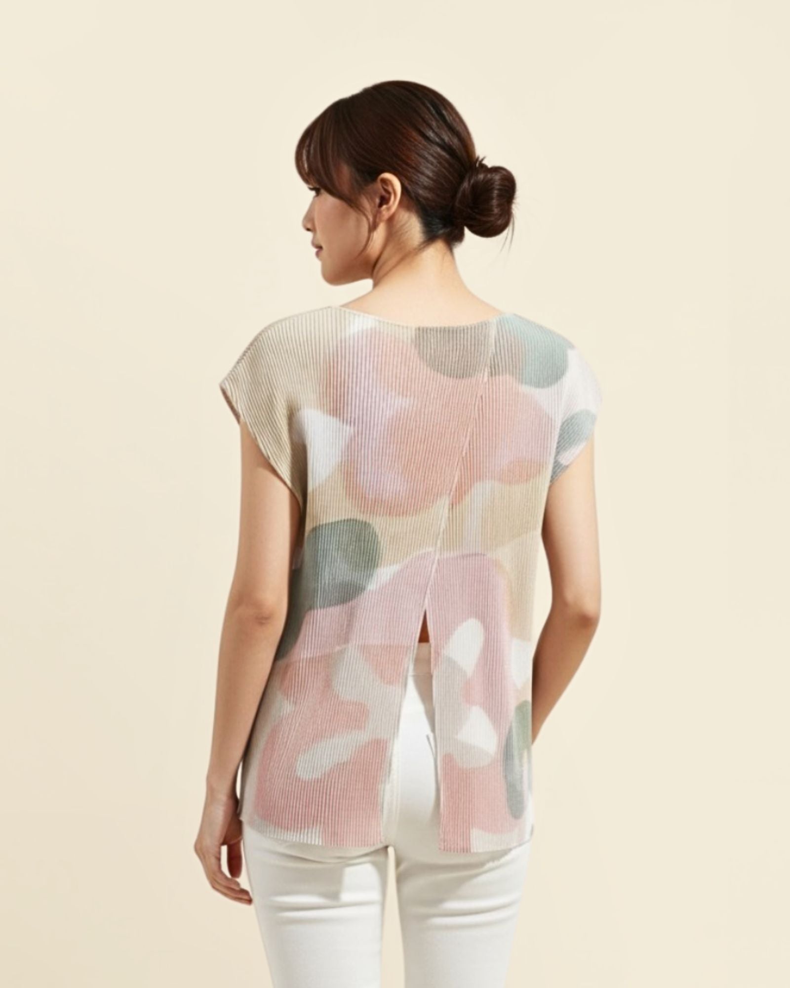 Online-exclusive: Blissful Blooms Crystal Pleated Top