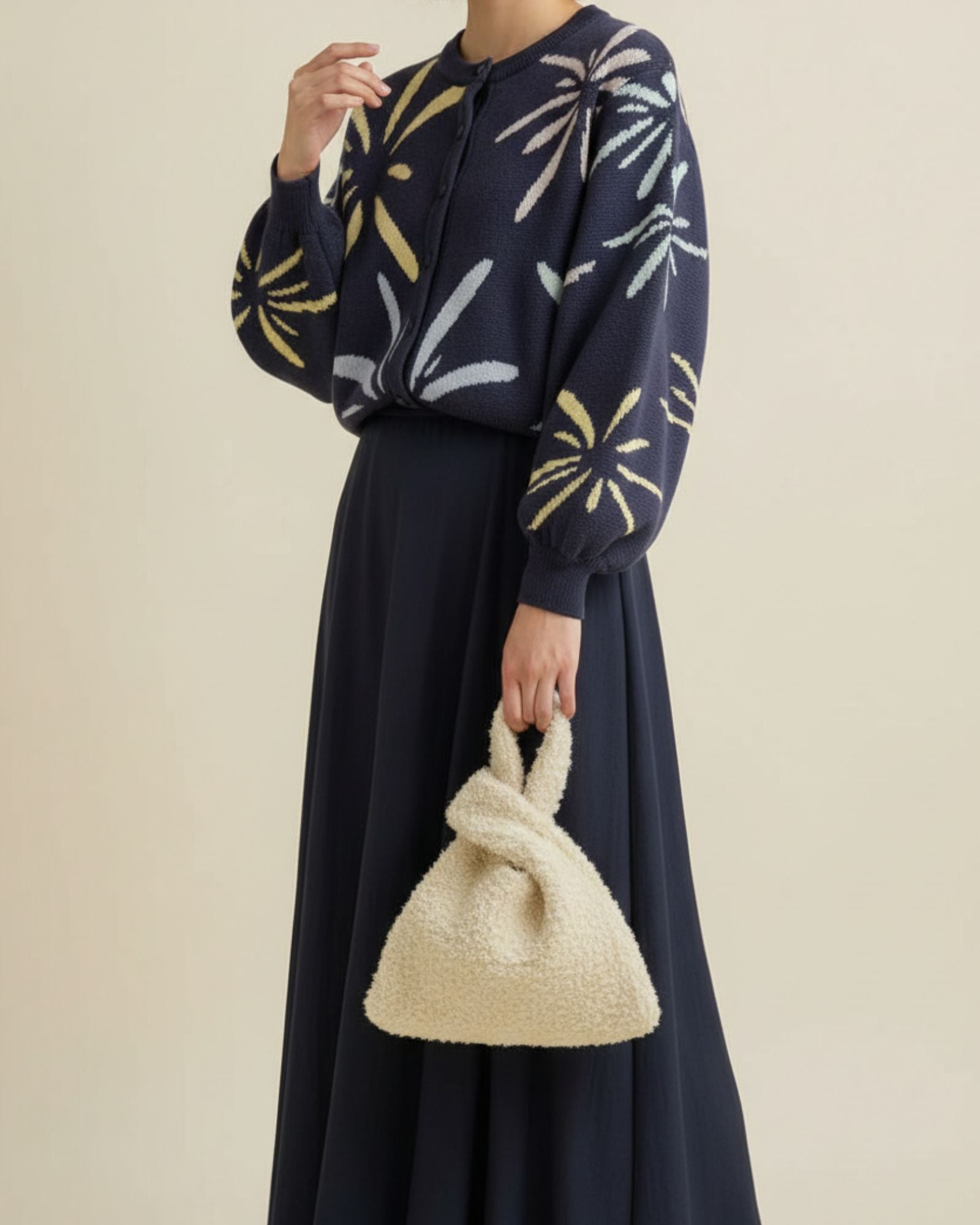 東京輕暖質感緞帶小手包