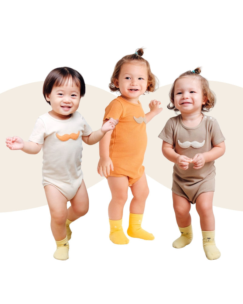 小鬍鬚嬰兒連身衣